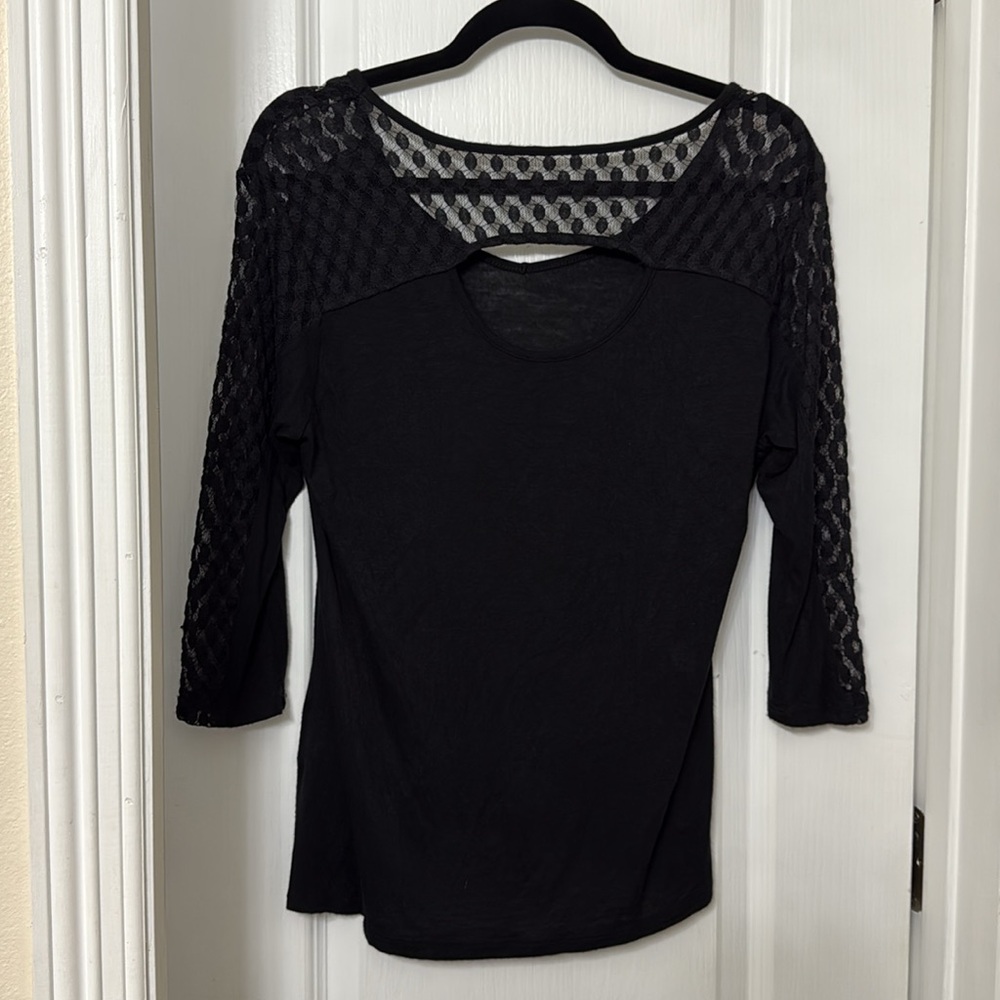 Santory black lace cropped sleeve top size XL